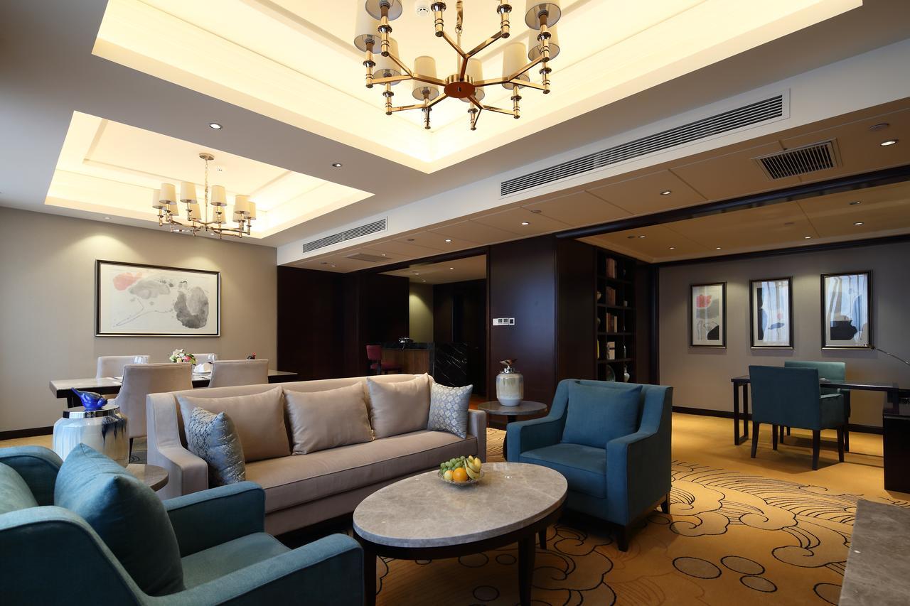 Jinan Luxury Blue Horizon Hotel Exterior photo