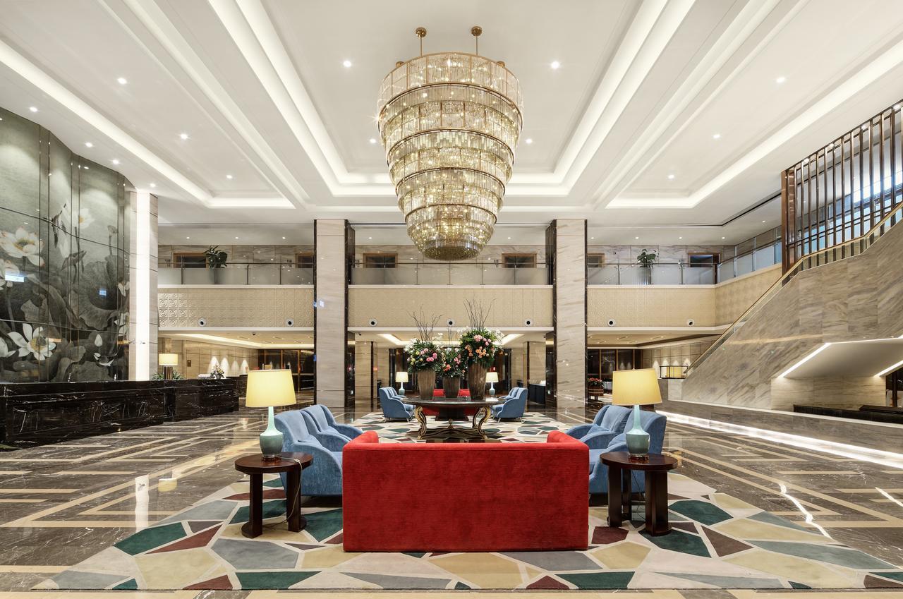 Jinan Luxury Blue Horizon Hotel Exterior photo