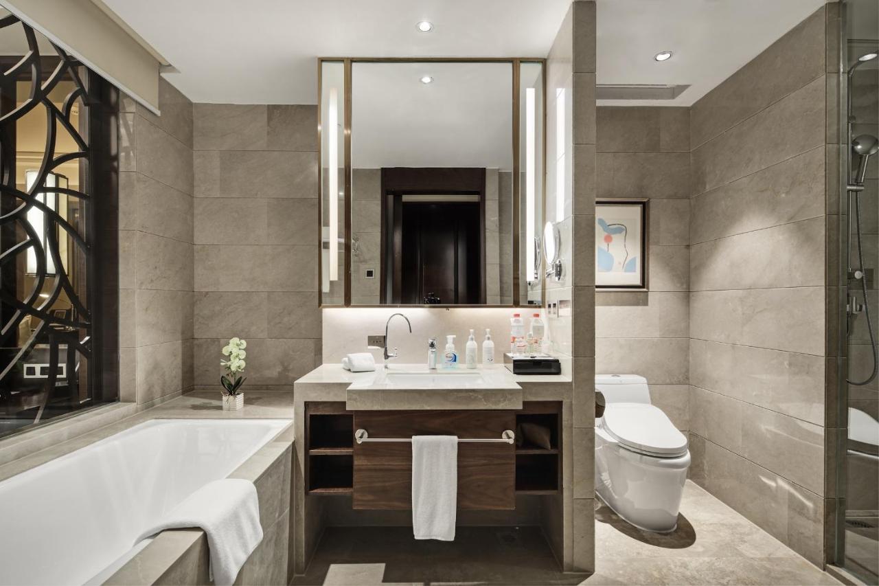 Jinan Luxury Blue Horizon Hotel Exterior photo
