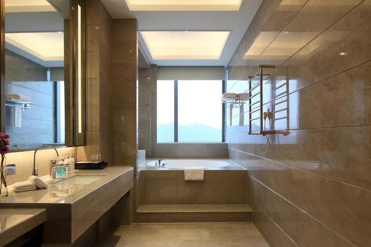 Jinan Luxury Blue Horizon Hotel Exterior photo