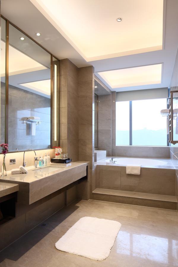 Jinan Luxury Blue Horizon Hotel Exterior photo