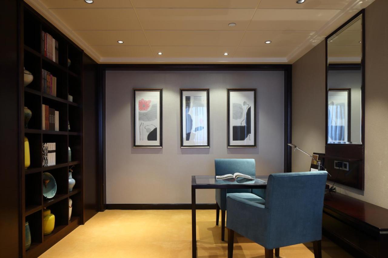 Jinan Luxury Blue Horizon Hotel Exterior photo