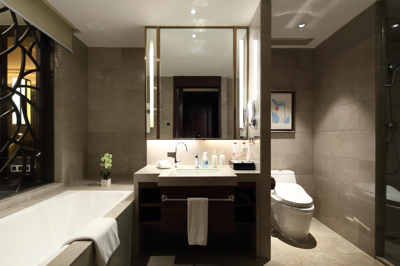 Jinan Luxury Blue Horizon Hotel Exterior photo