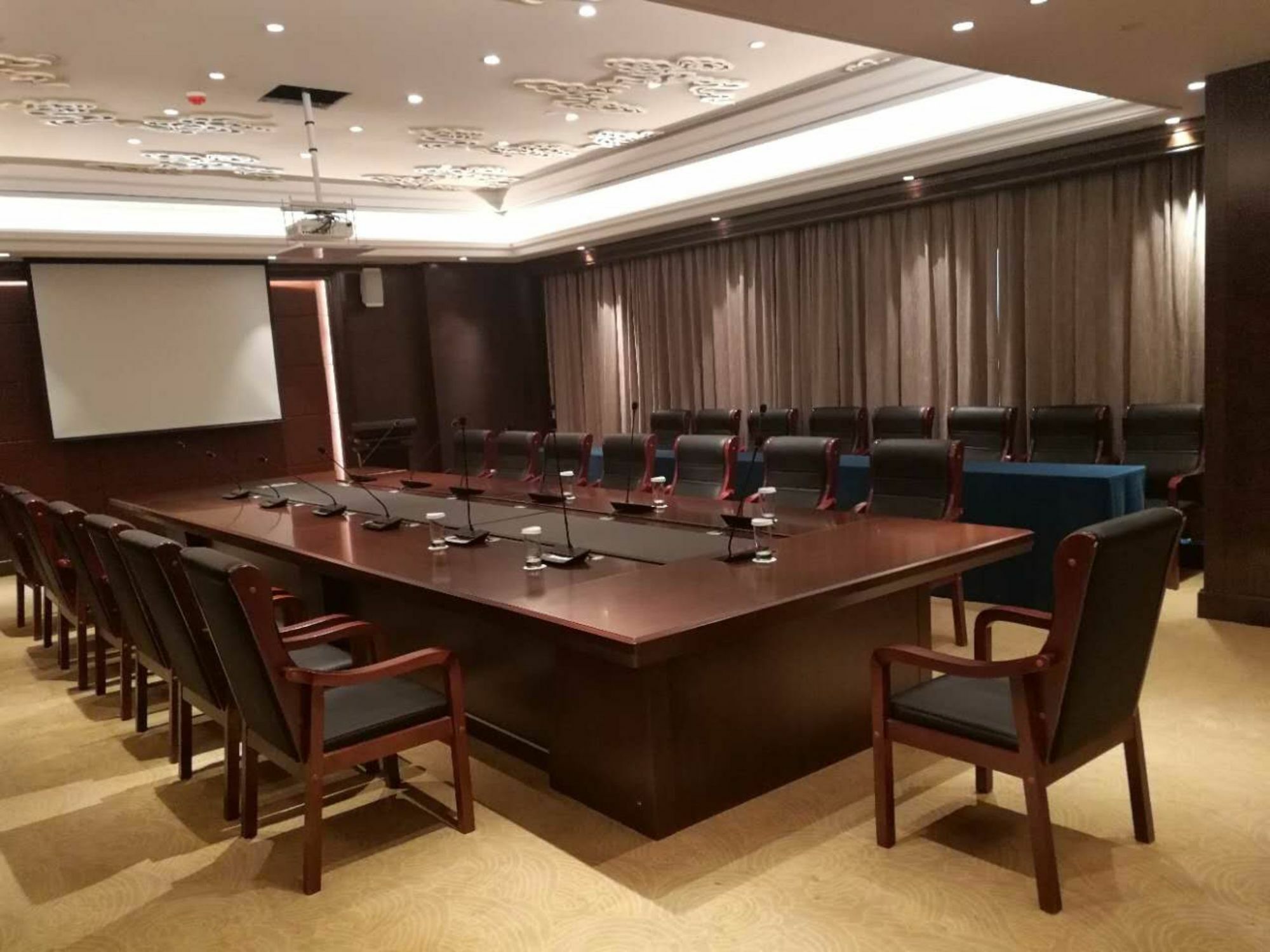 Jinan Luxury Blue Horizon Hotel Exterior photo