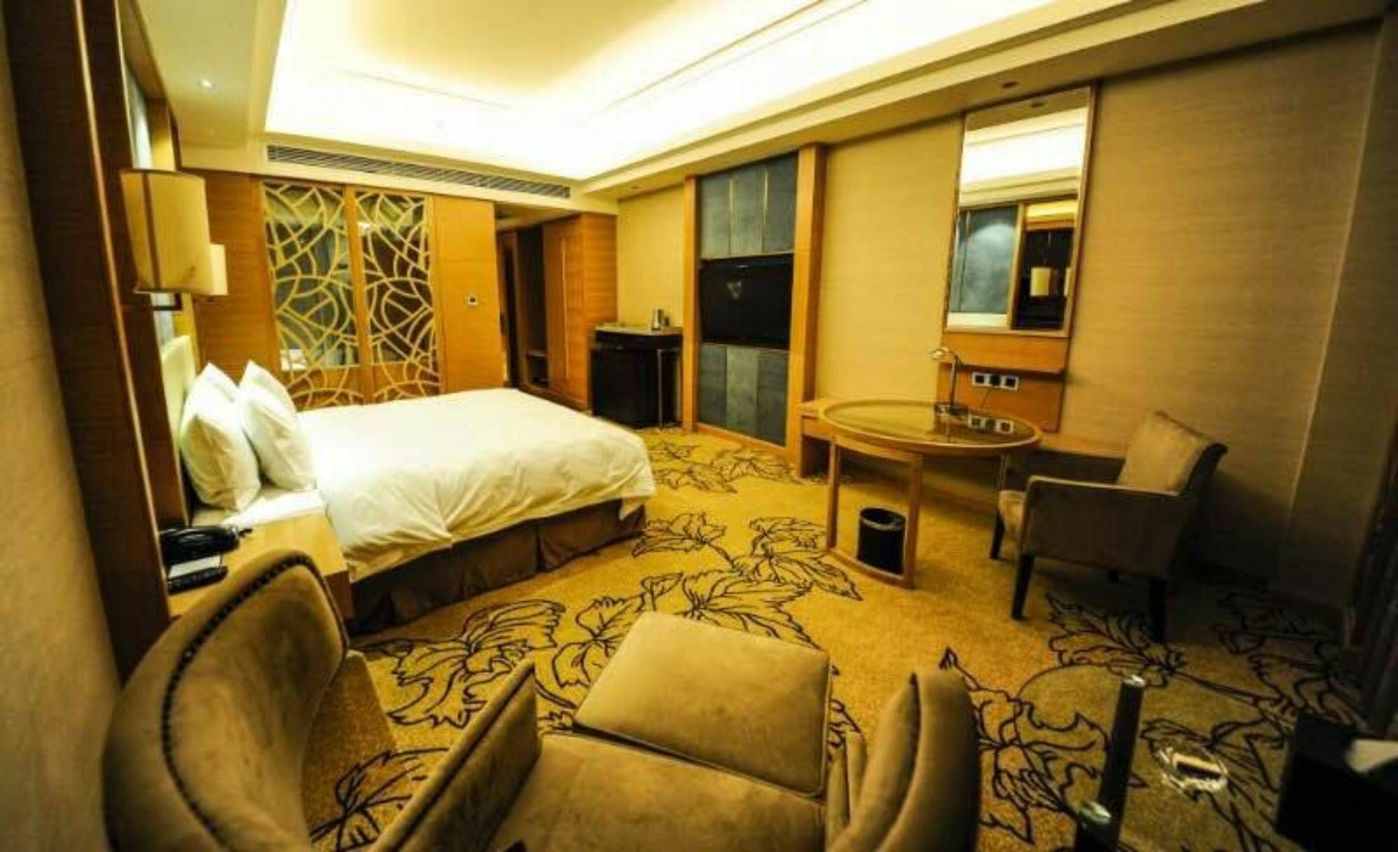 Jinan Luxury Blue Horizon Hotel Exterior photo
